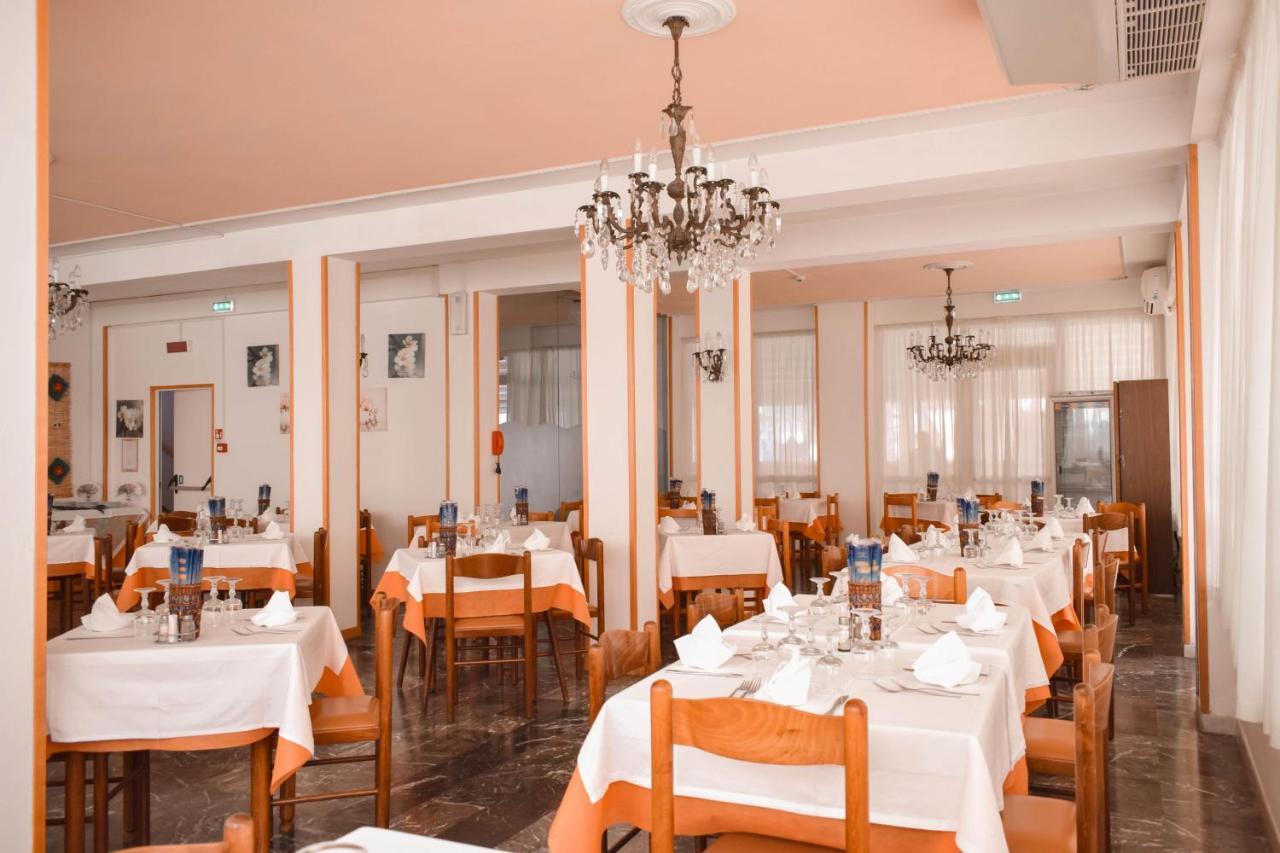 Hotel Zeus Cervia Exterior foto
