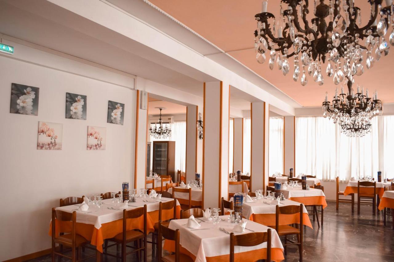 Hotel Zeus Cervia Exterior foto